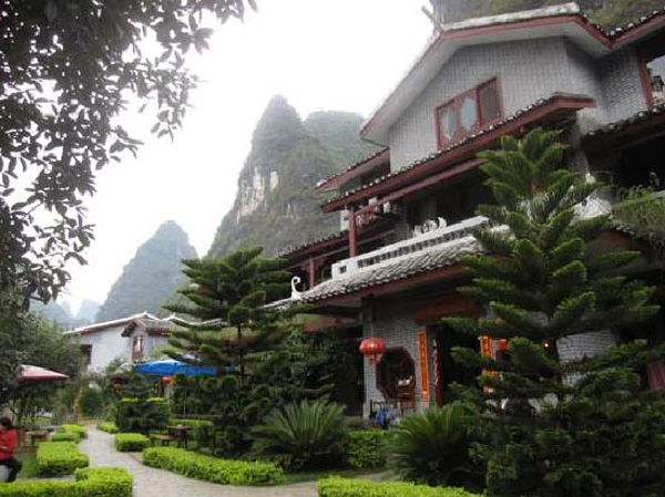 Yangshuo Mountain Retreat